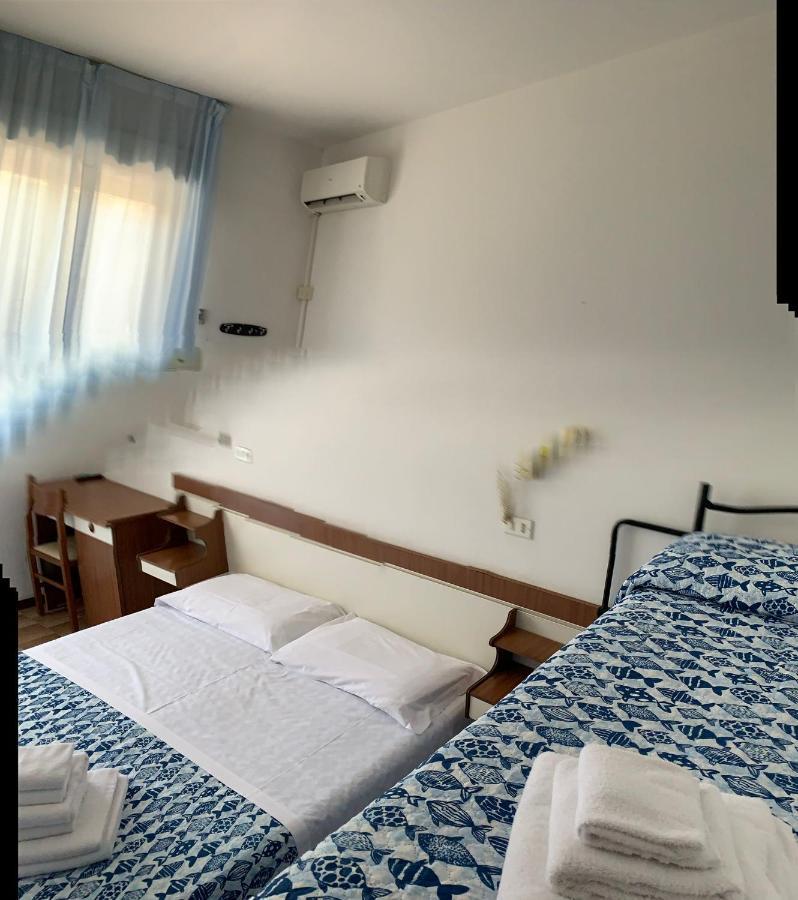 Hotel Estense Rimini Esterno foto