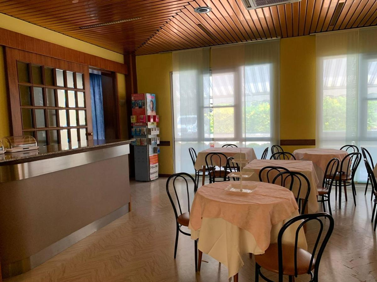 Hotel Estense Rimini Esterno foto